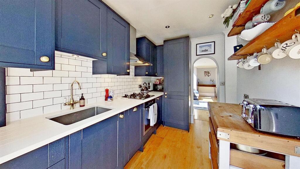 Steerforth-Street-Earlsfield-SW18-04292025_164945.