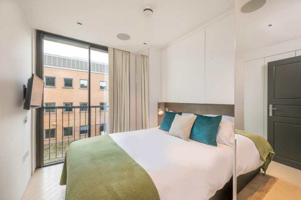 bedroom (1).jpg