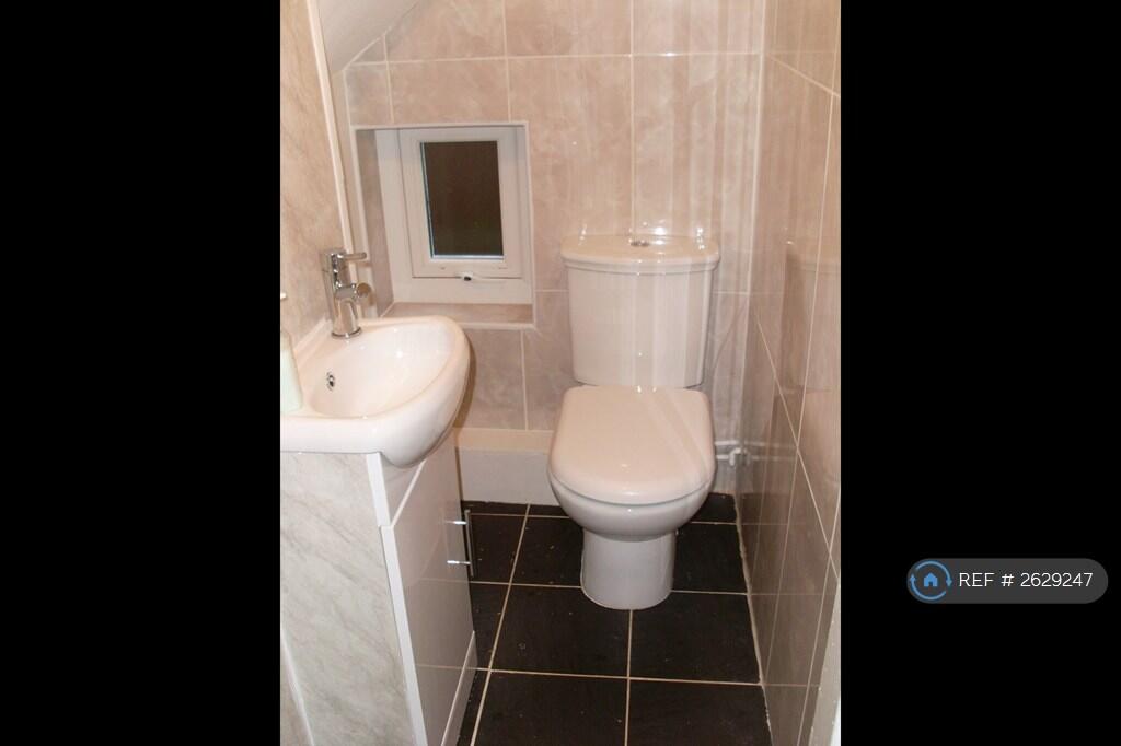 Additional Downstaires Wc