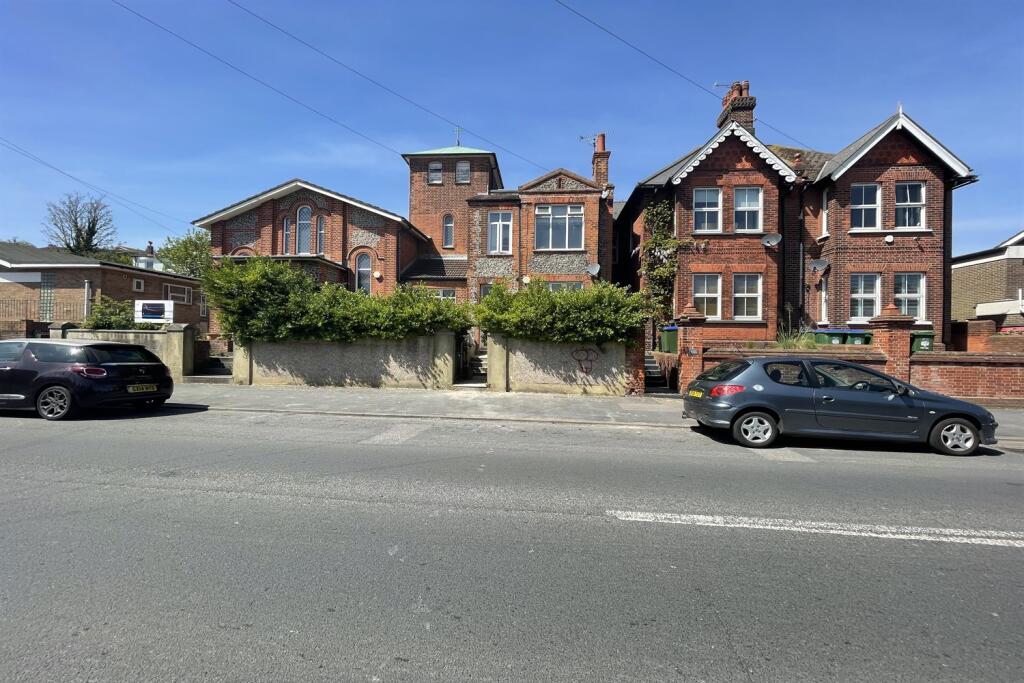 Front+of+house (Main
