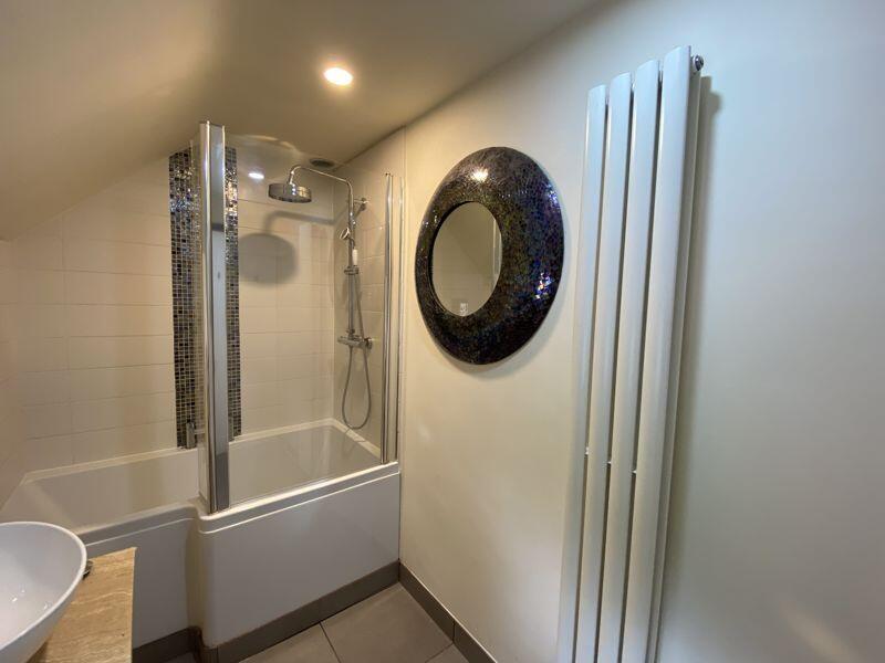 Bathroom 1a