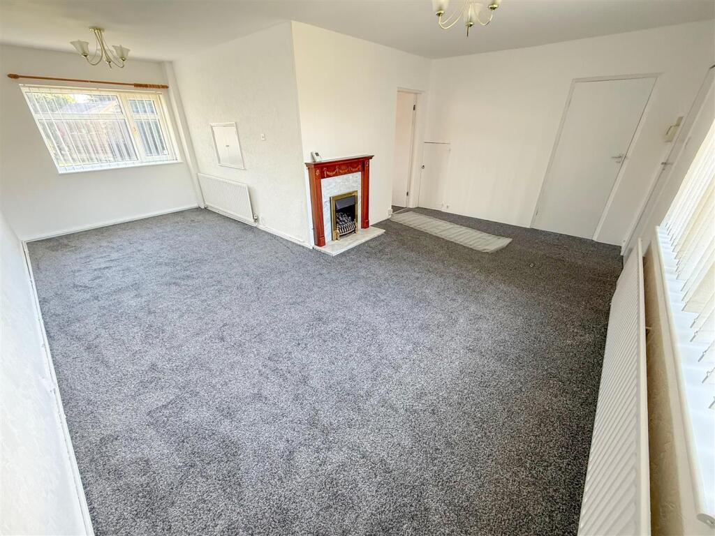 OPEN PLAN LIVING DINING ROOM