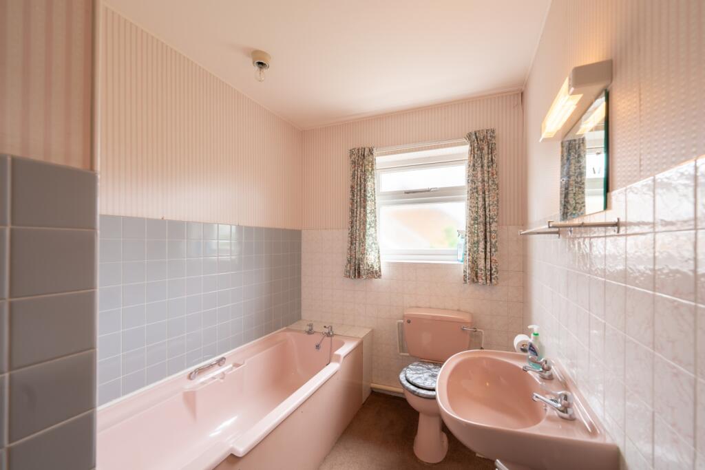 20240530131357 - 74A06135-HDR - 36 Links Avenue, F