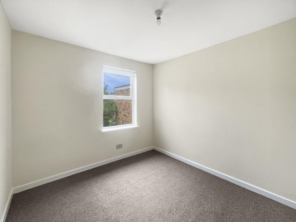 Bedroom 2 (2)