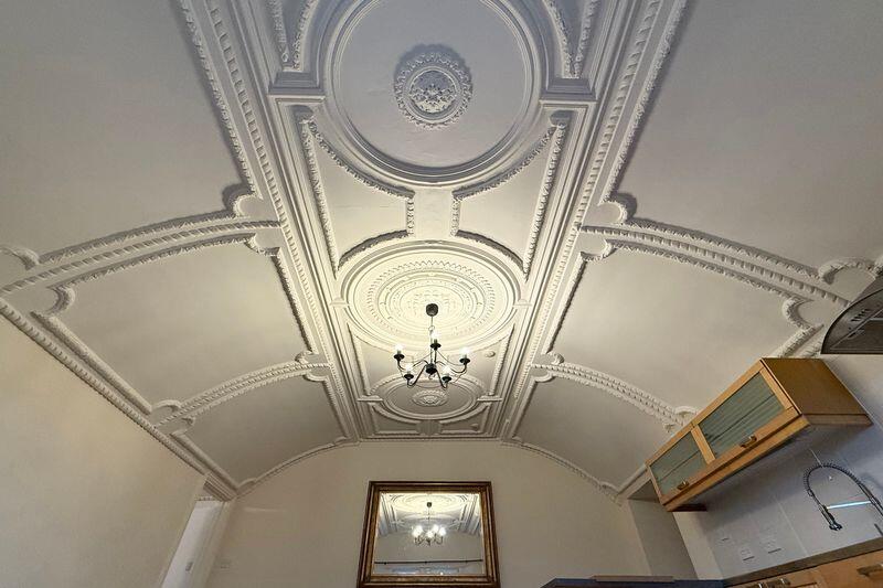 Living Room/Kitchen Feature