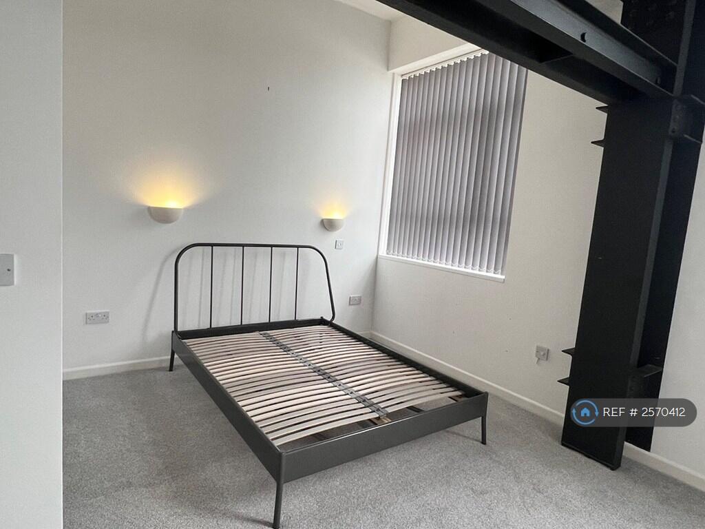 Example With Bed &amp; Blinds