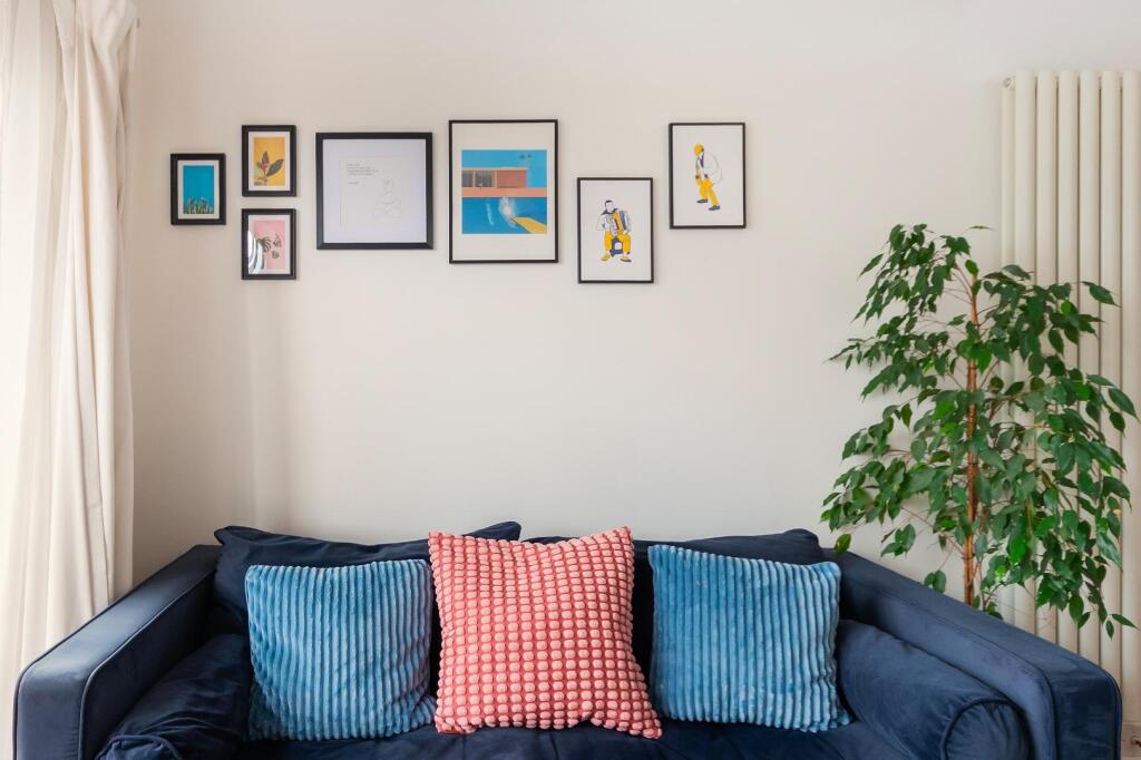 FT1KSE - Reception F.jpg