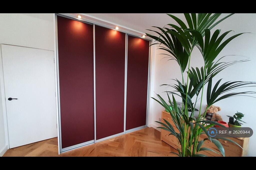 Built-In Wardrobes