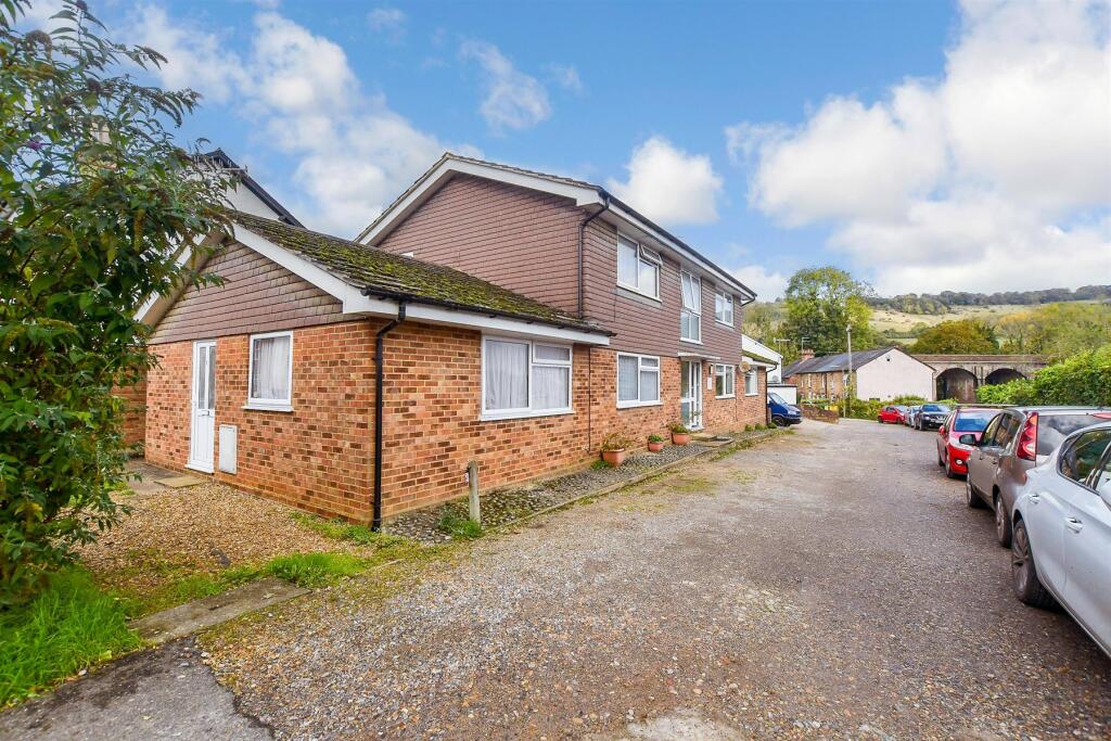 Front Elevation/Parking