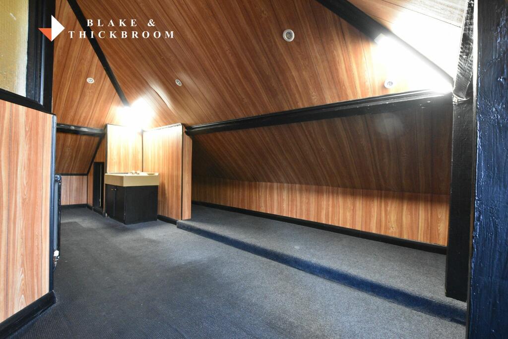 LOFT ROOM