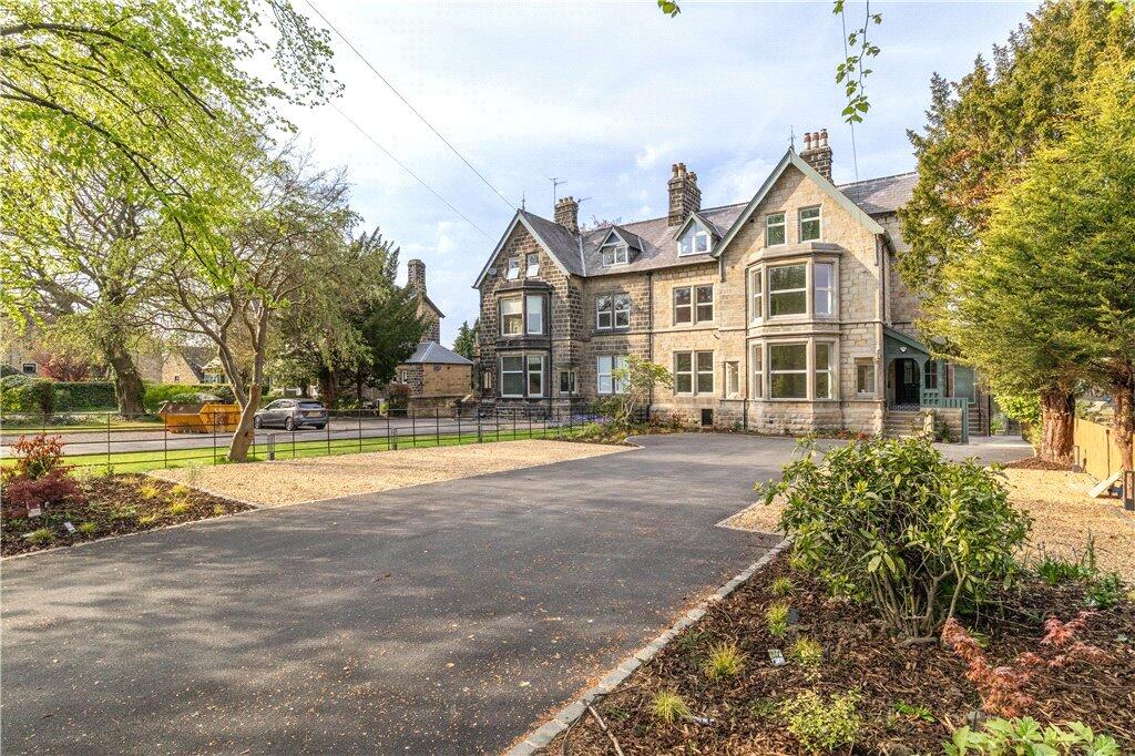 Parking &amp; Gardens