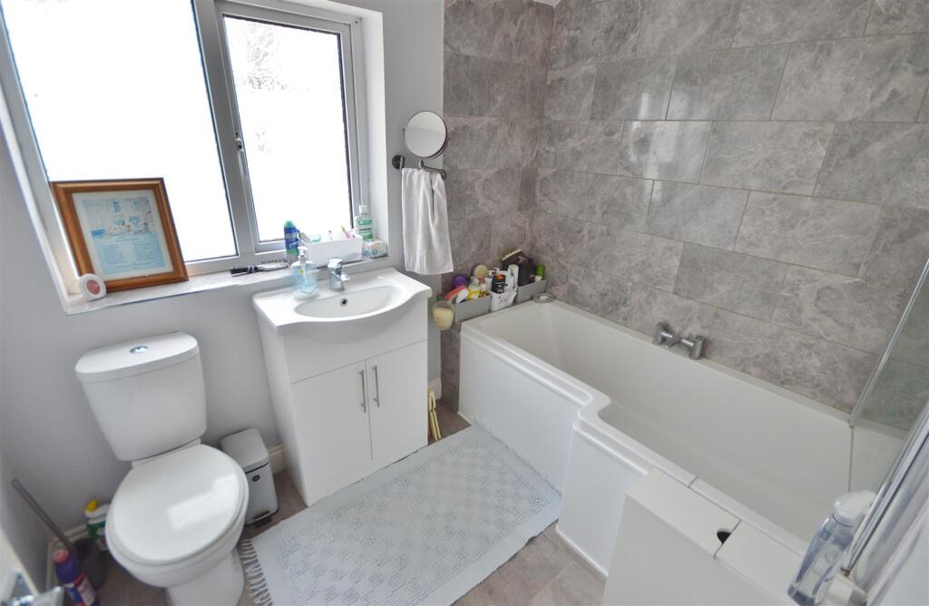 BATHROOM SUITE