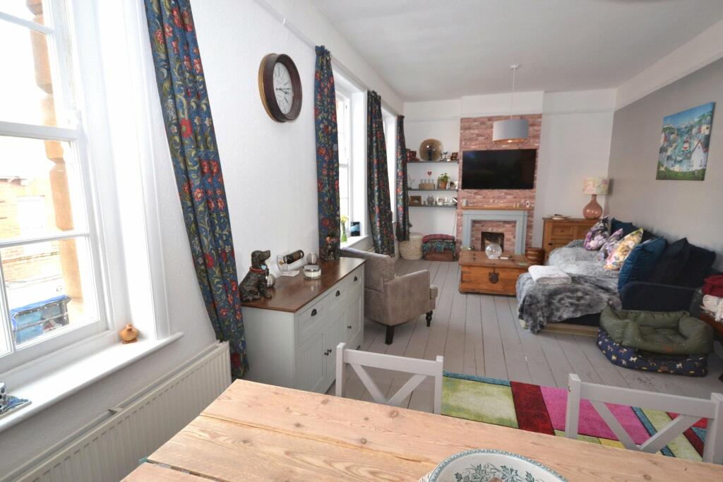 Dining / Living Rm