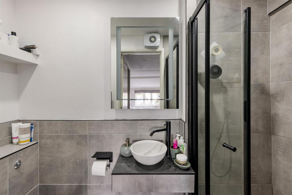 Wyemead Crescent, E4