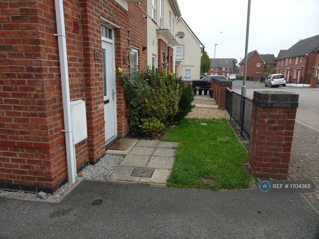 Front Garden And Street View