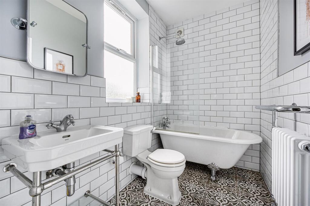 Larden road (13).jpg