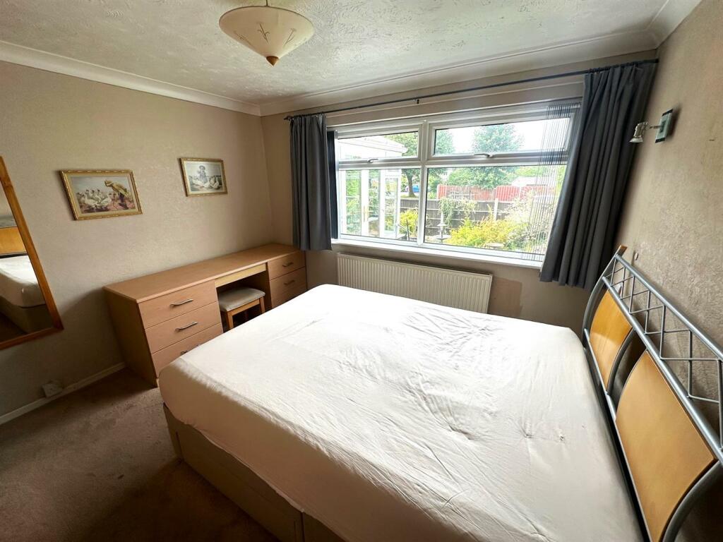 bed 1 1.jpg