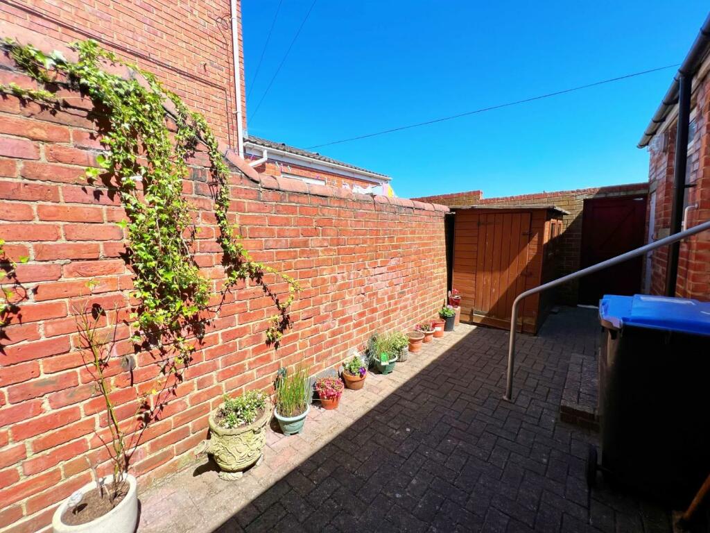 Yard pic 2.jpg