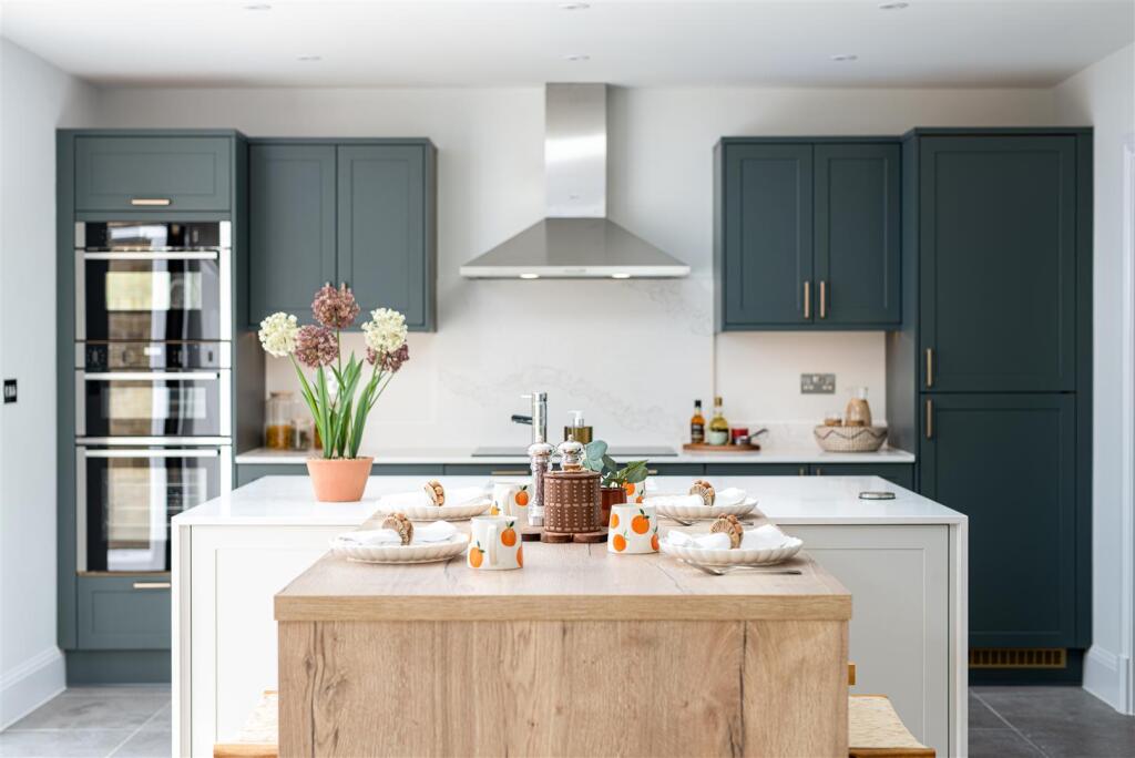 Kitchen_3.jpg