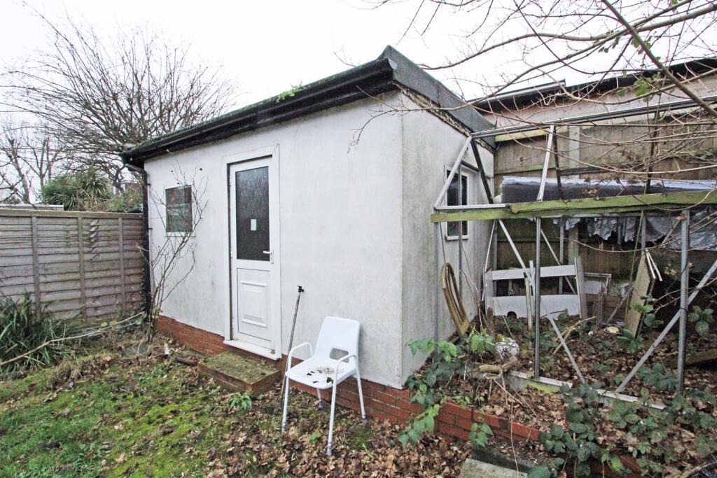 IMG_4401 shed.jpg