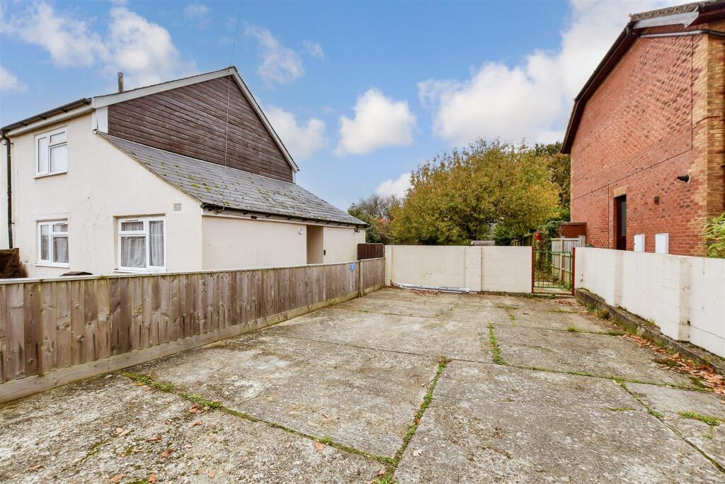 Driveway/Parking