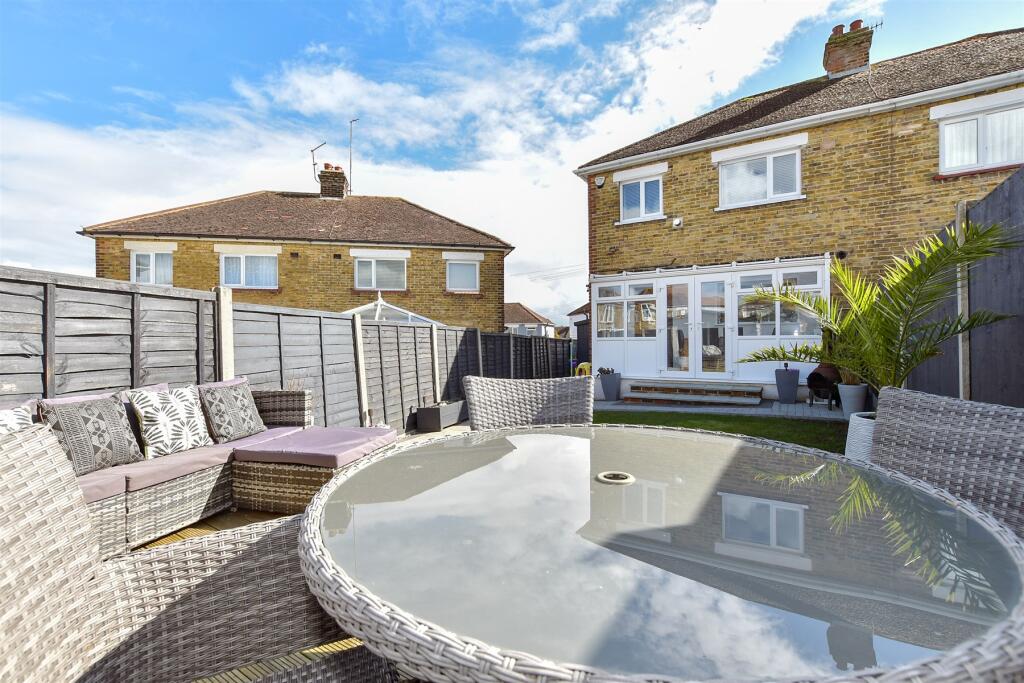 External Lifestyle Photograph