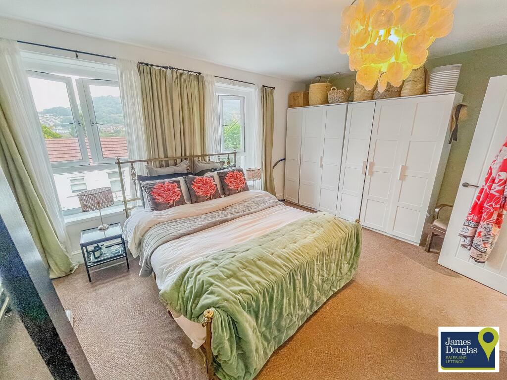 Bed12