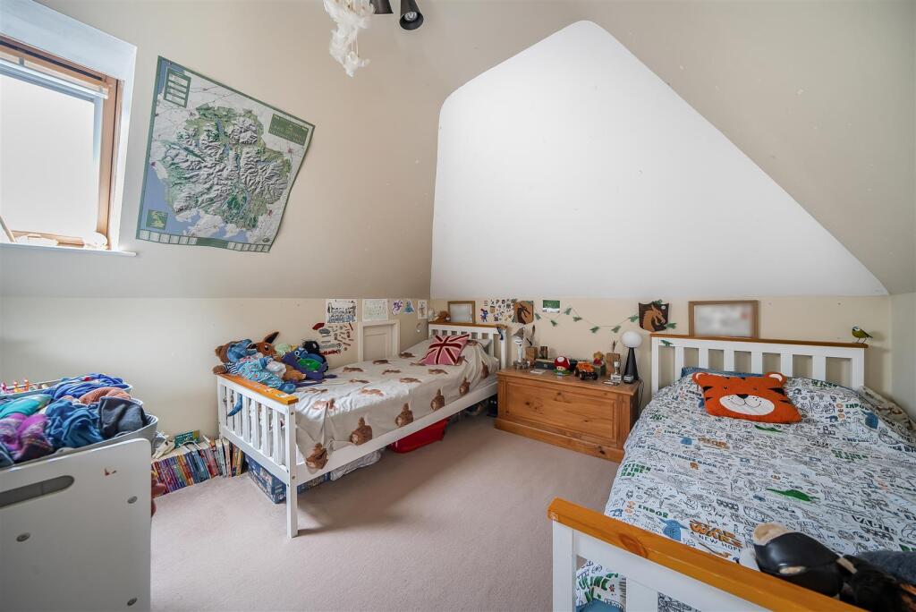 Annexe - Bedroom Split 2.jpg