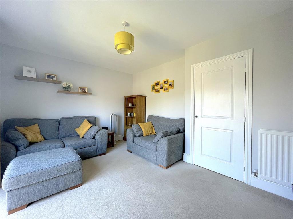 Living Room (2).jpeg