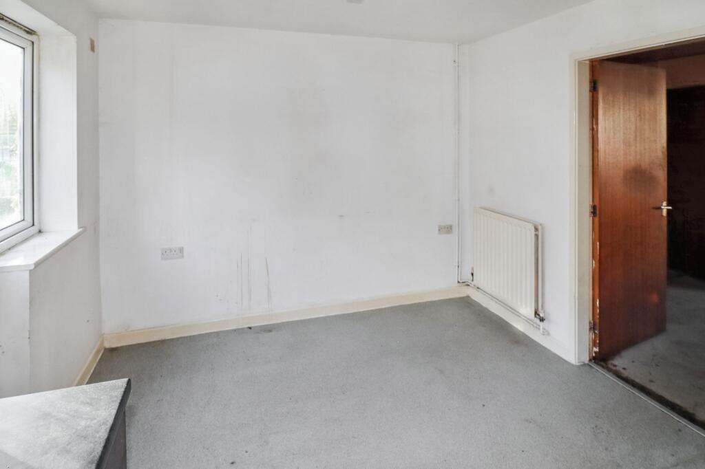 4 Hebble Brook Close, Mixenden, Halifax, HX2 8UJ