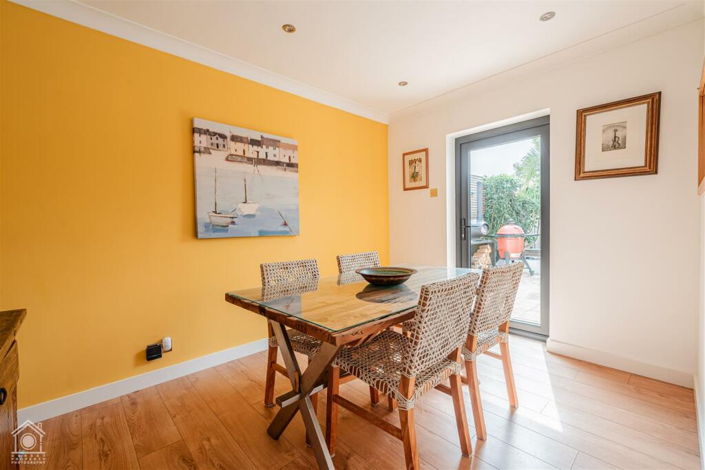 7 Ariel Close-29.jpg