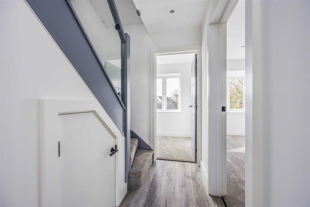 38a Five Heads Road, Horndean-Small-PorticoMarketi
