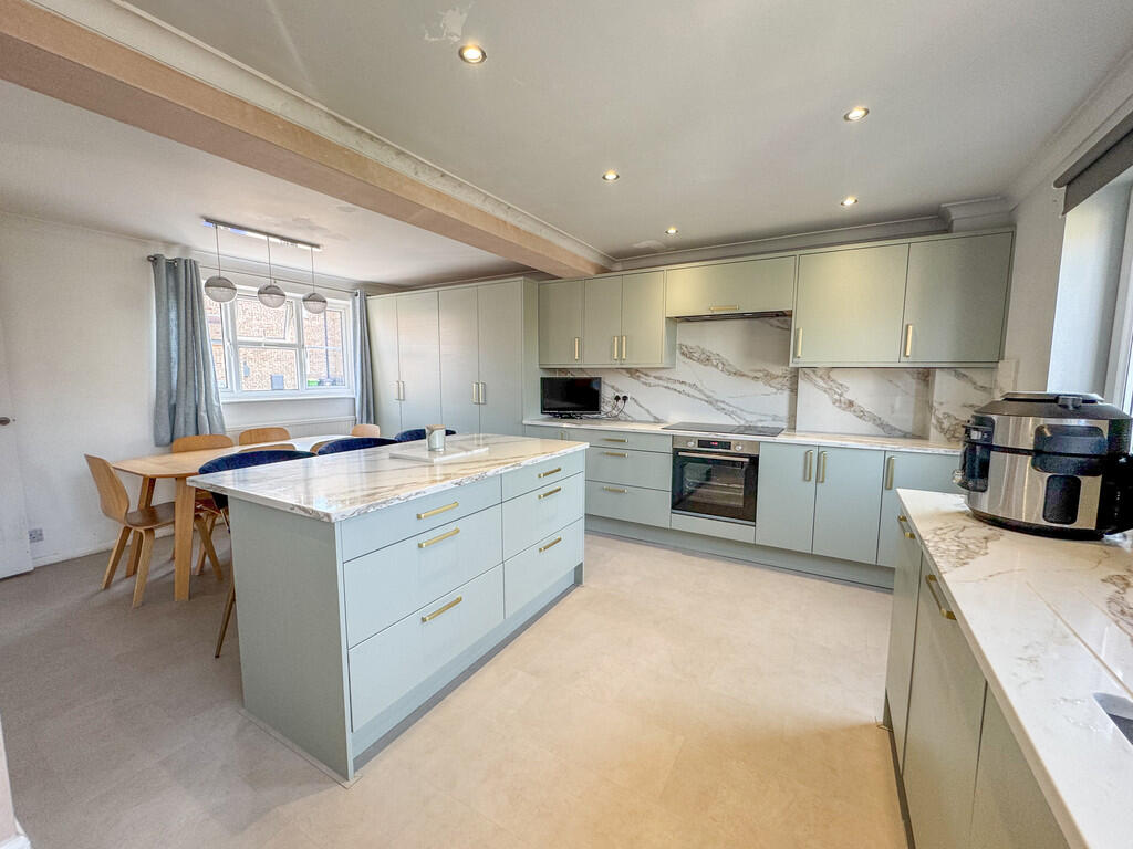 KITCHEN 1
