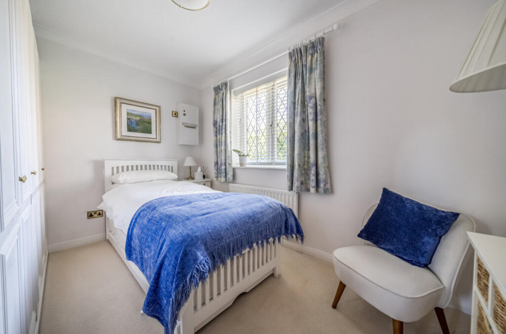 1348859-1-68badae...