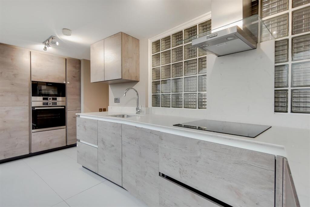 3_Kitchen-1.jpg