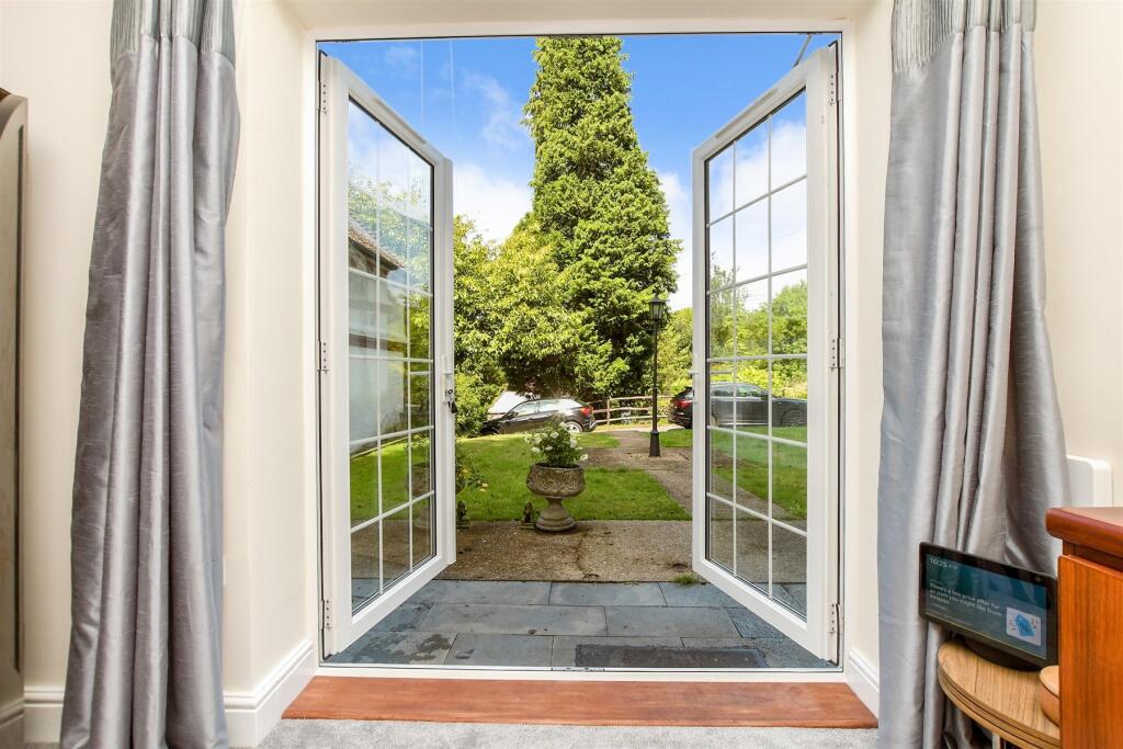 External Lifestyle Photograph