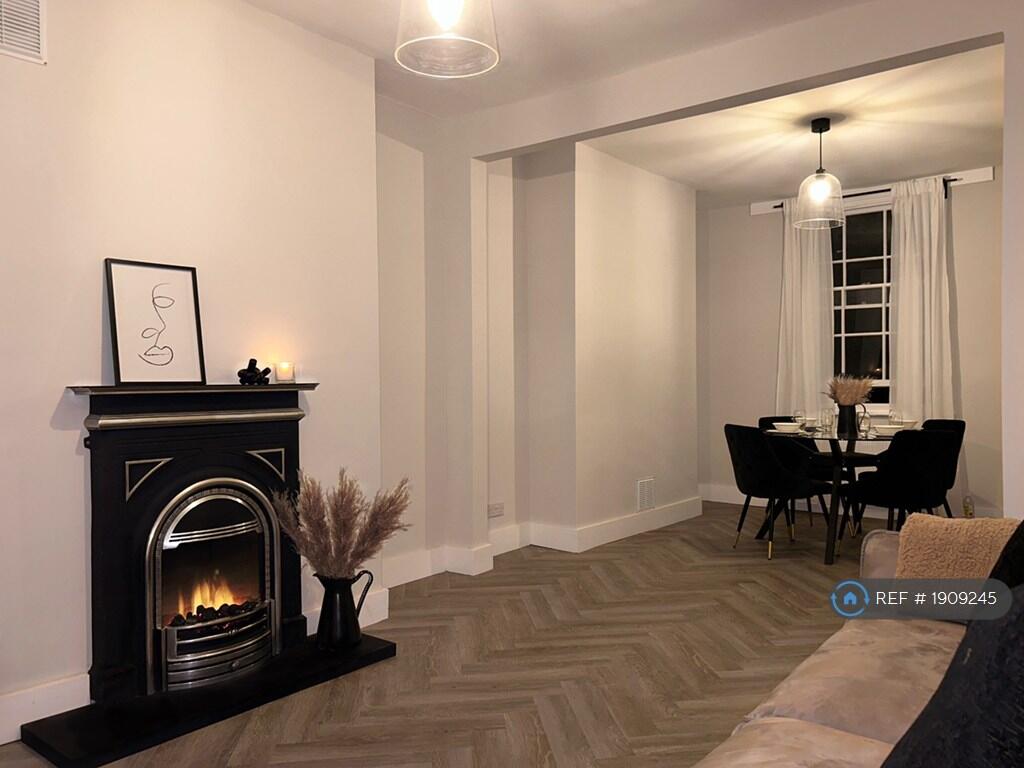 Living Room / Dining Room With Electric Fire