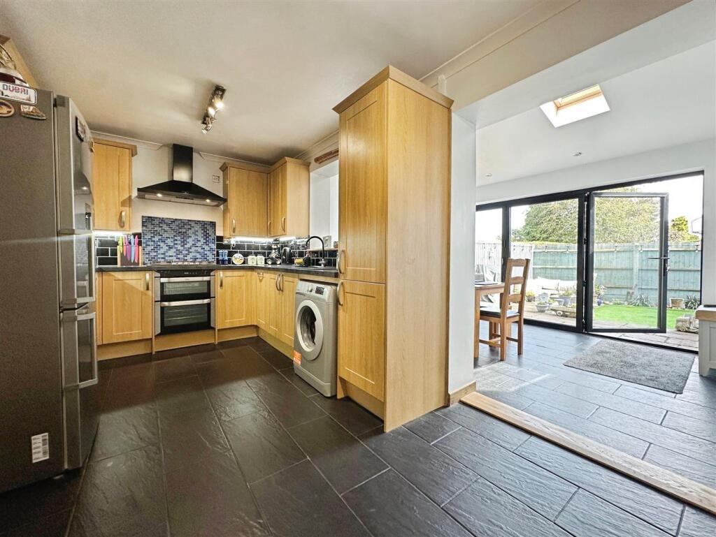 e58c8884--4863-AE0A-9716C5789443-11963-0000036309F