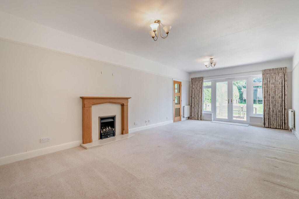 8646612-interior0...