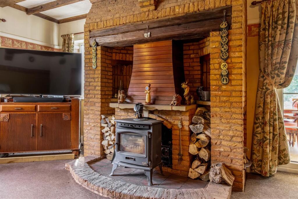 Chestnut Lodge (Gipsey Bridge)-35.jpg