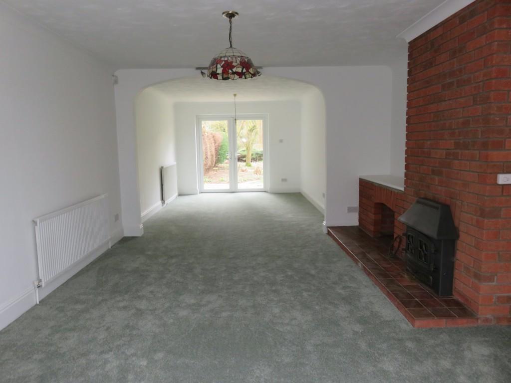 SITTING/DINING ROOM