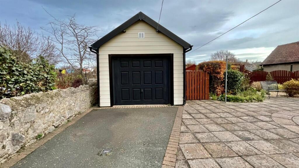 GARAGE