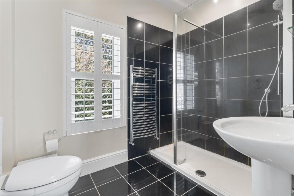 En-Suite Shower Room Bedroom 2