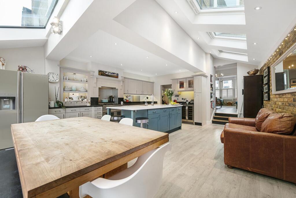 3b451538e31240d4984d5c4e8b5caee7_0ae11e9e90974f69a