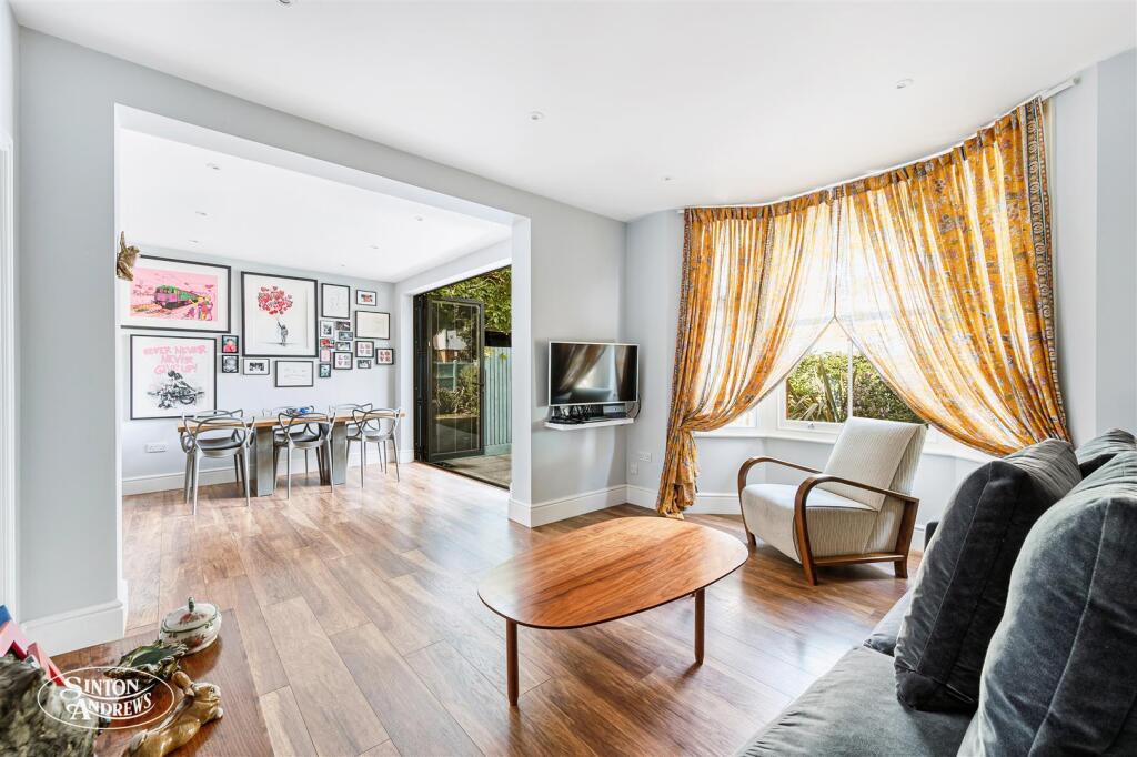 Fat 1, 2 Lyncroft Gardens-4.jpg