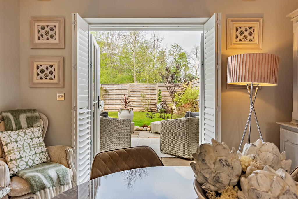 8643938-interior2...