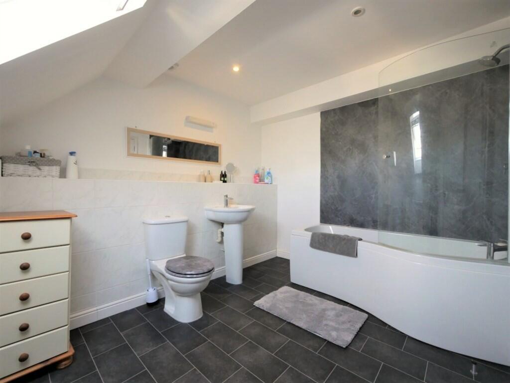 SECOND FLOOR BATH...