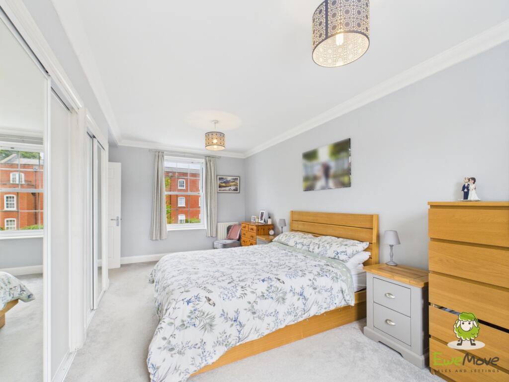 EweMove Basingstoke Estate Agents 17 Gaiger Avenue