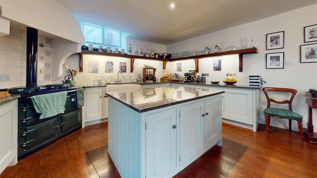 High-St-Swanage-Kitchen 1.jpg
