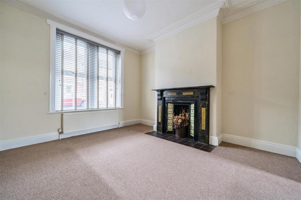 FRONT RECEPTION ROOM